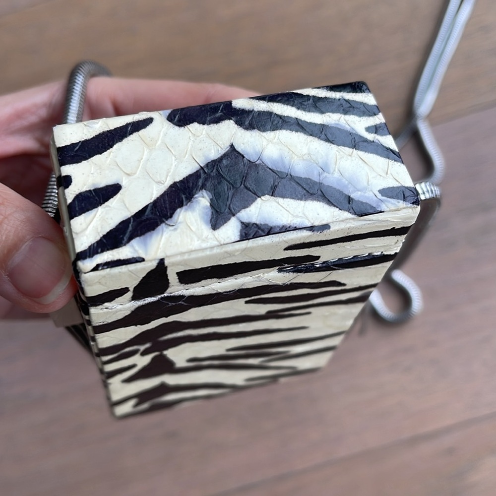 YSL cigarette box chain crossbody bag - Picture 7 of 12